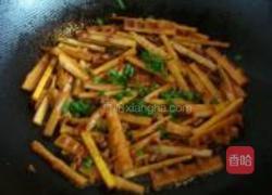 葱油焖春笋的做法图解9