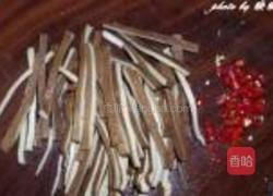 芹菜炒五香干丝的做法图解2