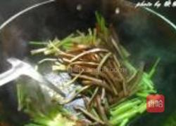 芹菜炒五香干丝的做法图解4
