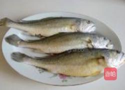 酱焖黄花鱼的做法图解1