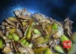 西瓜皮炒五花肉的做法图解8