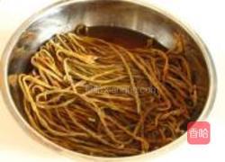 干豆角炖板鸭的做法图解1