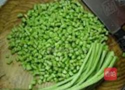 肉丁酸豆角的做法图解3