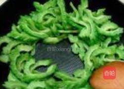 干煸苦瓜的做法图解5