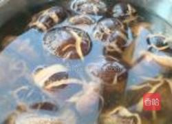 香菇红烧鸡翅的做法图解2