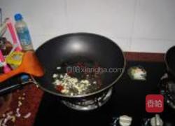 炒酸辣西瓜皮的做法图解3