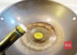 姬菇西红柿炒鸡蛋的做法图解3