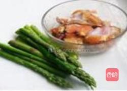干锅芦笋鸡翅的做法图解1