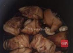 黄酒焖猪蹄的做法图解2