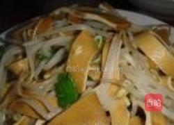 蒜苗豆芽炒豆腐干的做法图解7