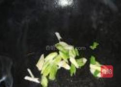 蒜苗豆芽炒豆腐干的做法图解3