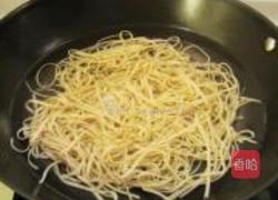 剁椒豆干丝蒸鱼的做法图解2