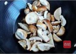 香菇鸡拐的做法图解3