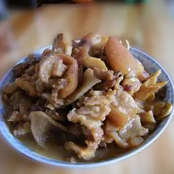 猪皮炖猪蹄的做法[图]