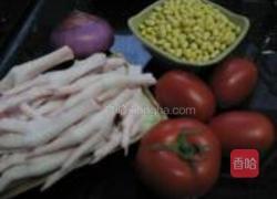 番茄黄豆炖凤爪的做法图解1