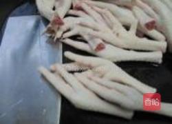 番茄黄豆炖凤爪的做法图解2