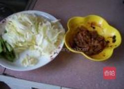 包菜肉丝的做法图解1