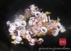 辣椒炒鱿鱼圈的做法图解6