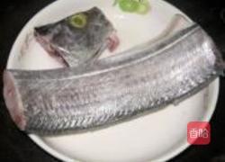 煎焗带鱼的做法图解1