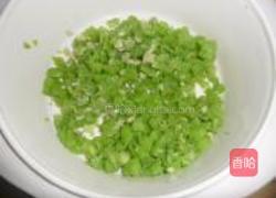 豇豆鸡蛋饼的做法图解1