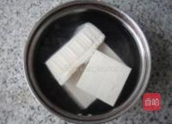 红烧草鱼豆腐的做法图解2