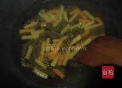 双豆鲜蔬螺丝意面的做法图解5