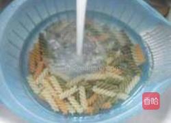 双豆鲜蔬螺丝意面的做法图解6