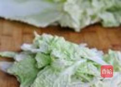 鱼香白菜粉皮的做法图解1