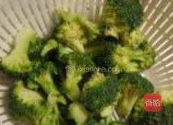 双耳西兰花的做法图解2