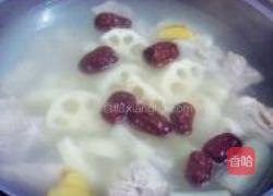 莲藕月牙骨头汤的做法图解9