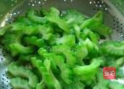 苦瓜炒腊肠的做法图解6
