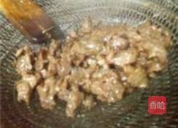 泡椒炒牛肉的做法图解3