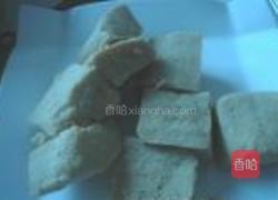 香椿拌豆腐的做法图解2