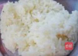 缤纷圣诞腊味炒饭的做法图解1