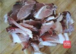 胡萝卜烧腊肉的做法图解3