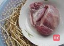 鱼腥草炒肉丝的做法图解1