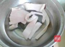 虎皮青椒炒肉皮的做法图解1