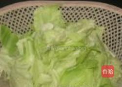 快炒包菜的做法图解1