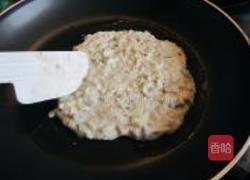 香甜煎槐花饼的做法图解5