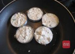 香甜煎槐花饼的做法图解7