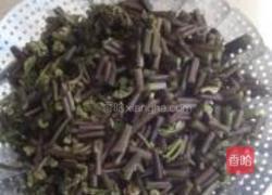 辣味蕨菜凉粉的做法图解2