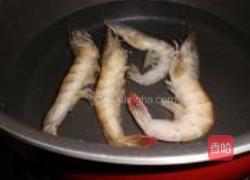 鲜虾生菜杯饭的做法图解2