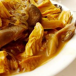 蘑菇腐竹炖粉条的做法[图]
