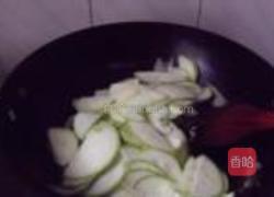 西葫芦炒蛋的做法图解5
