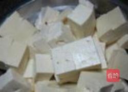 虾皮豆腐汤的做法图解1