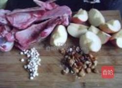 南北杏川贝苹果汤的做法图解2