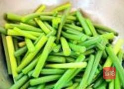 蒜薹肉丝的做法图解2