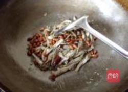 香辣小鱼干的做法图解10