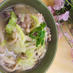 排骨熬双菇白菜的做法[图]