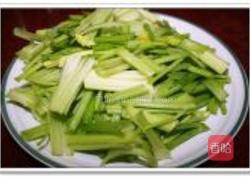 芹菜泡椒炒牛肉的做法图解2